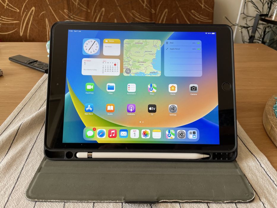 iPad 7 - 2019г (128 GB, WiFi) + Apple Pen към него.