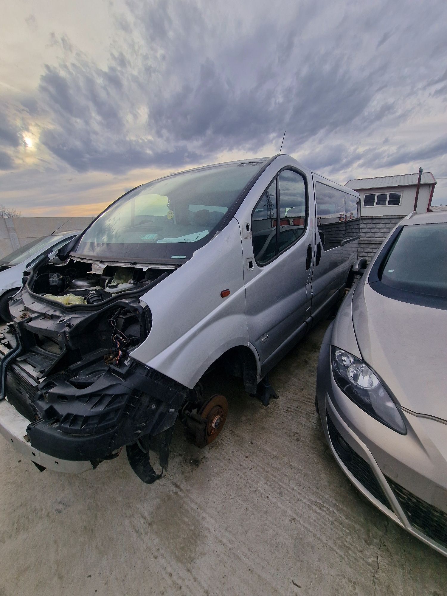 Piese opel vivaro