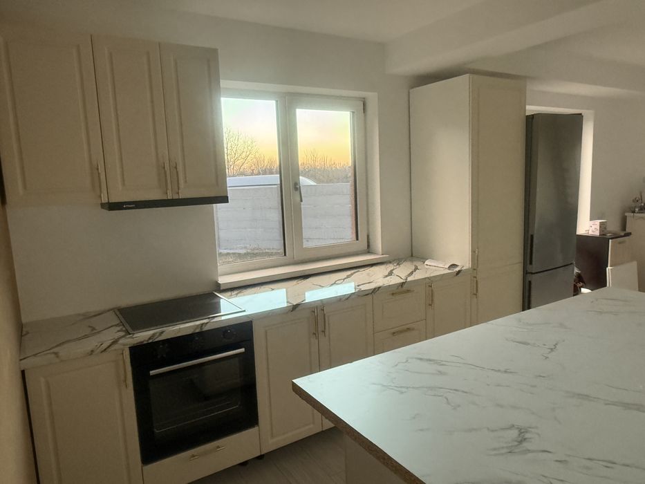 Vand casa craiova ( bariera valcii ,toate utilitatiile racordate )