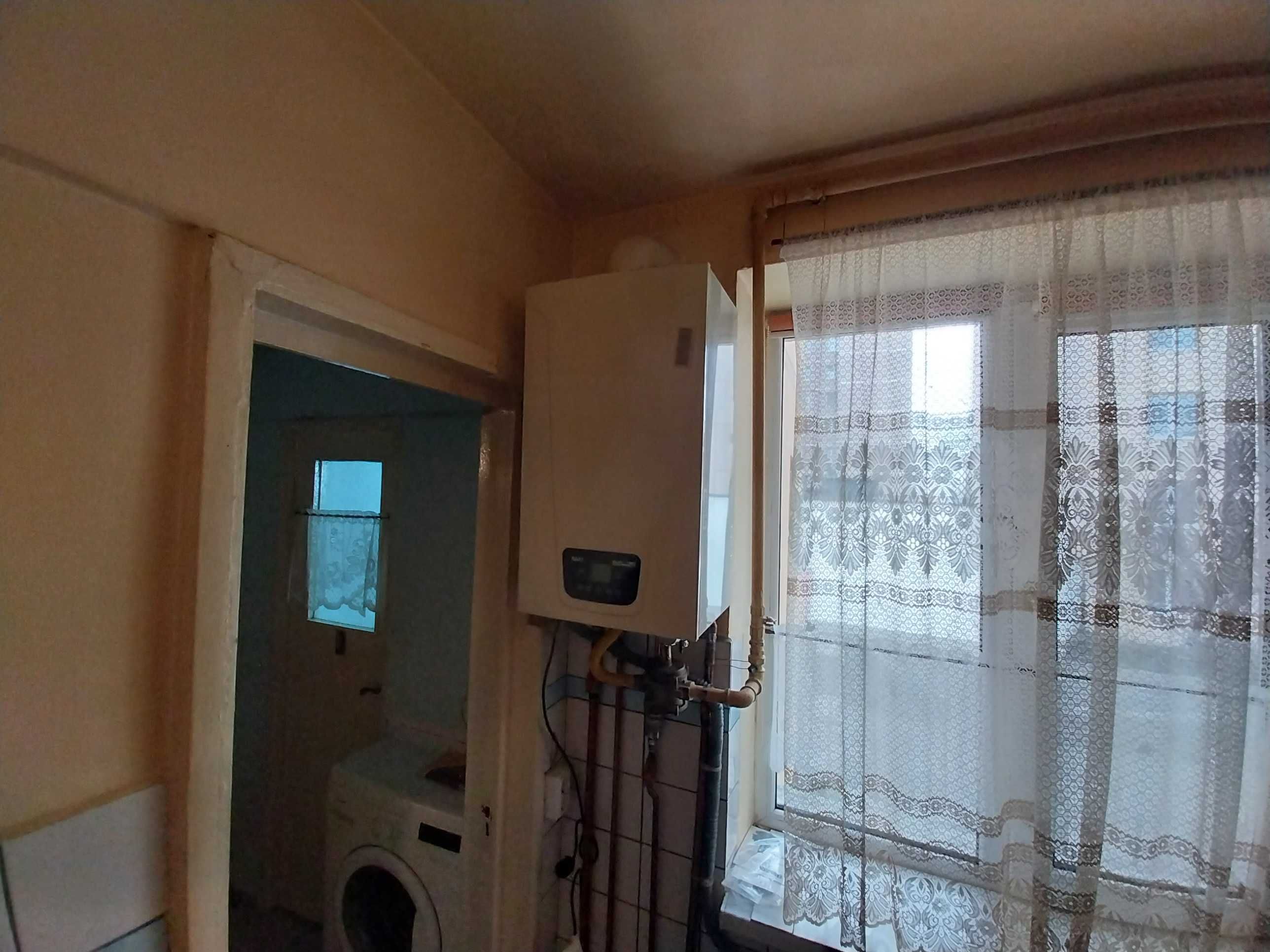 Apartament 3 camere, Calea Bucuresti, etaj 1, bloc izolat