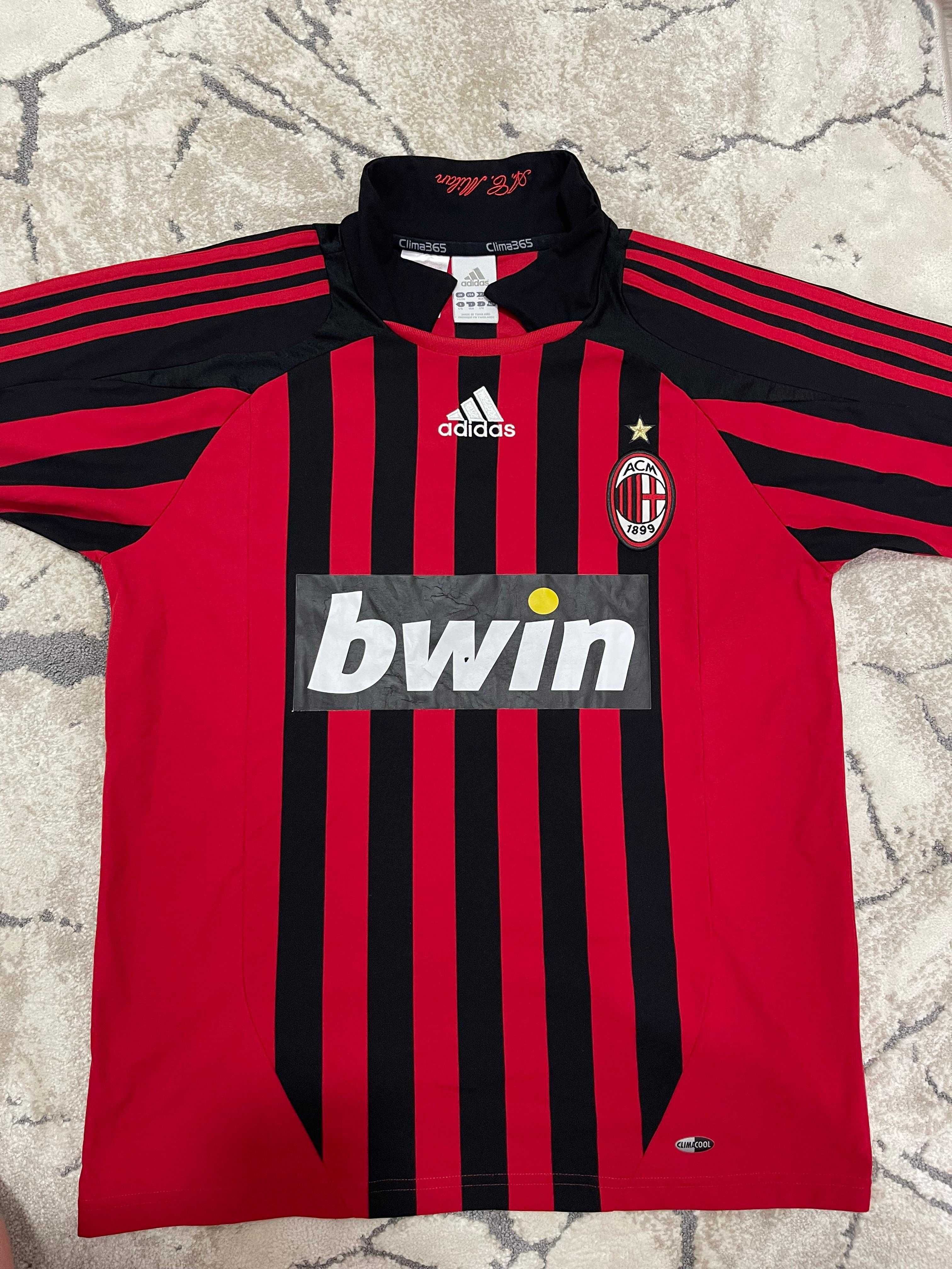 Tricouri fotbal – Manchester, Tottenham, Milan, Galatasaray, W. Bremen