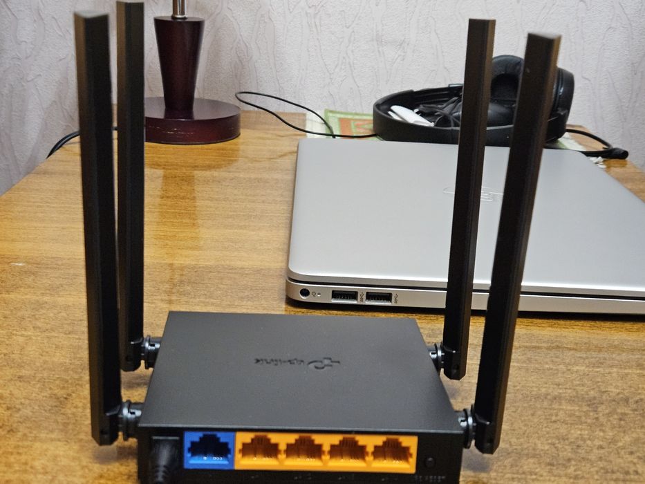 Продам Wi-Fi роутер tp-link модель Archer C 54