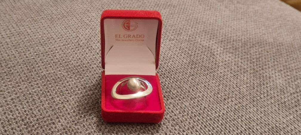 Сребърен пръстен с регулируем размер
