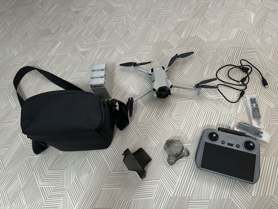 Vand DJI mini 4 PRO fly more combo+controller smart