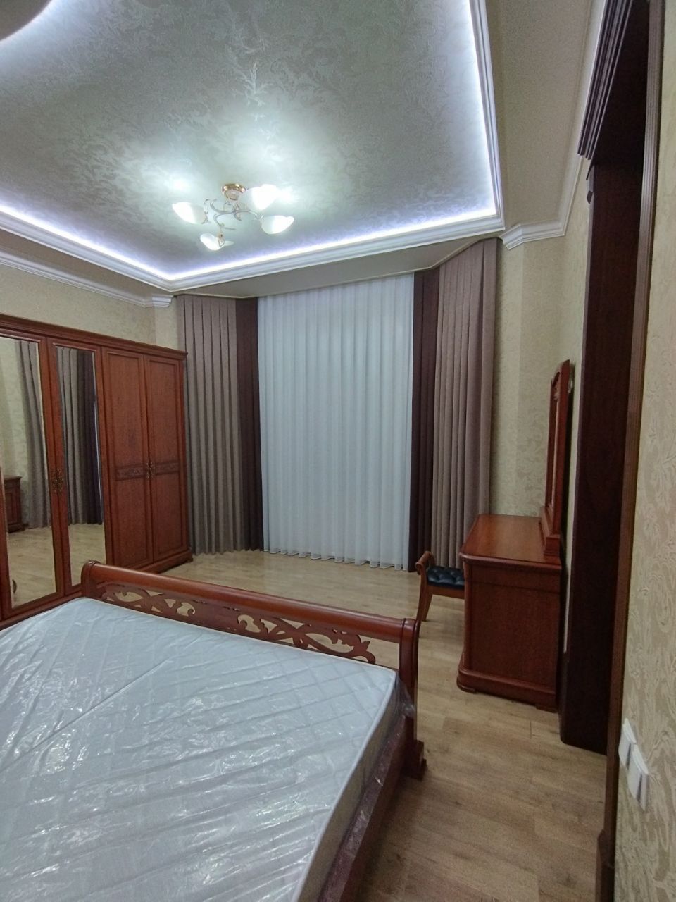 Чистка, стирка штор