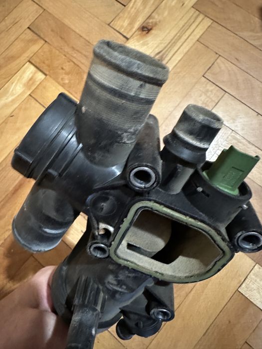 Термостат -оригинален изправен -2.0 hdi 136 коня 2007 година