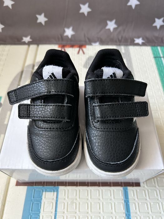 Маратонки Adidas