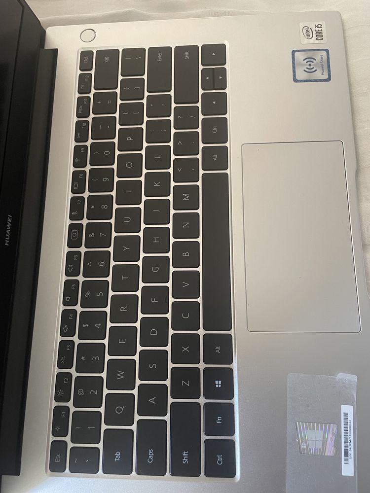Лаптоп Huawei Matebook D14
