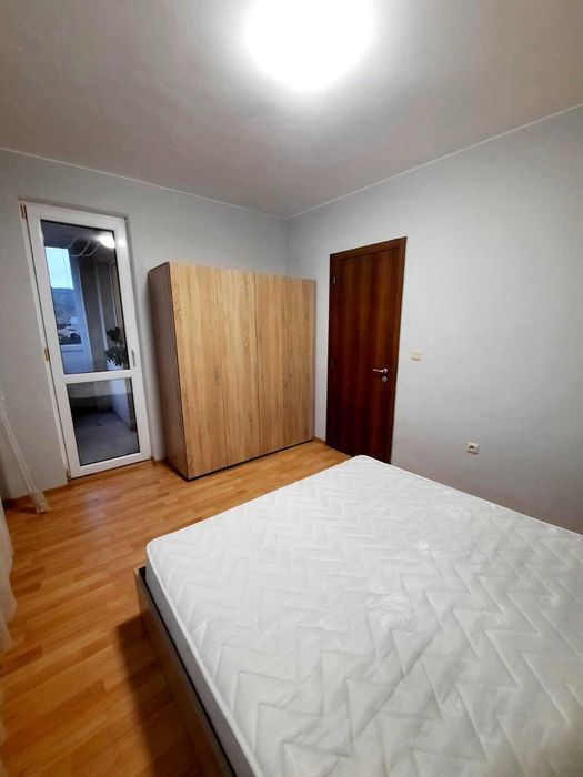 Давам под наем тристаен в кв Аспарухово за 800лв