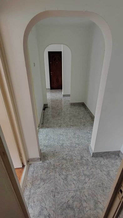 Apartament 3 camere  de vanzare