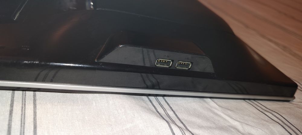De vânzare monitor Samsung SyncMasterS22B350 și monitor BenQE2220HDP