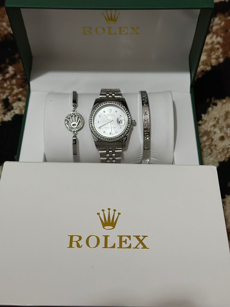 Vând set Rolex plus accesorii incluse