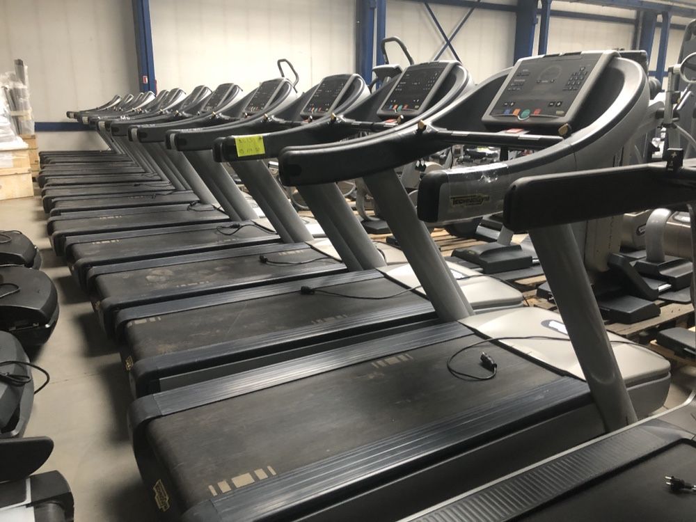 Depozit aparate fitness technogym element line