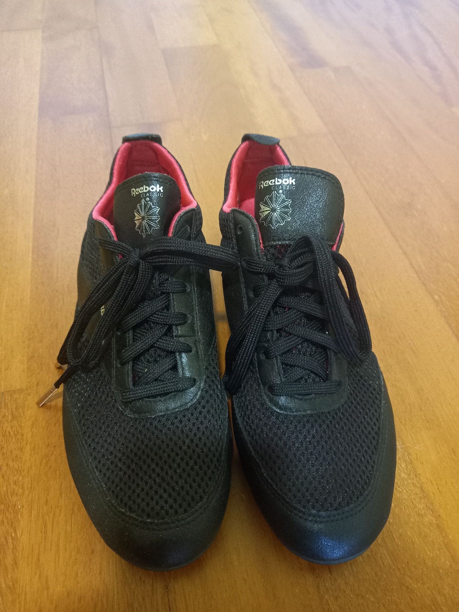 Дамски спортни обувки Reebok размер 38