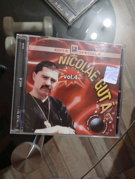 Vând un CD cu Nicolae Guță Vol.4 ediție specială (Cd ul este Original)