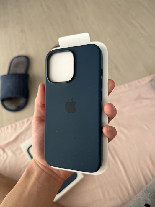 Оригинальный чехол на Iphone 13PRO. Новый