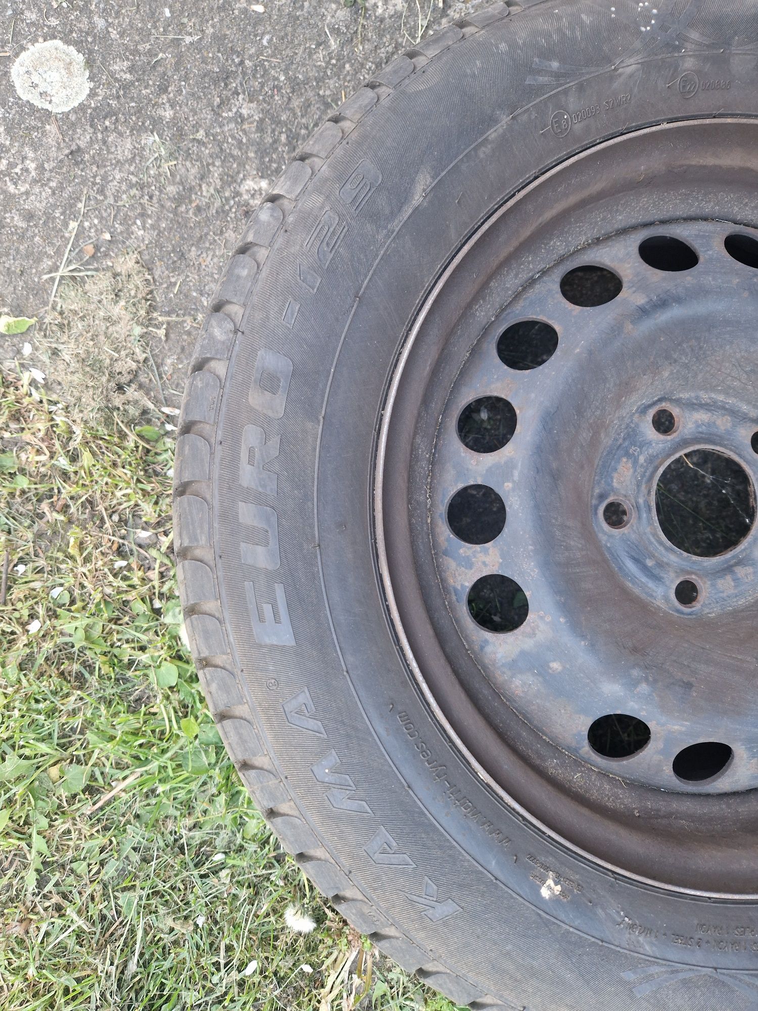 4 anvelope vara cu janta 195/65 R15