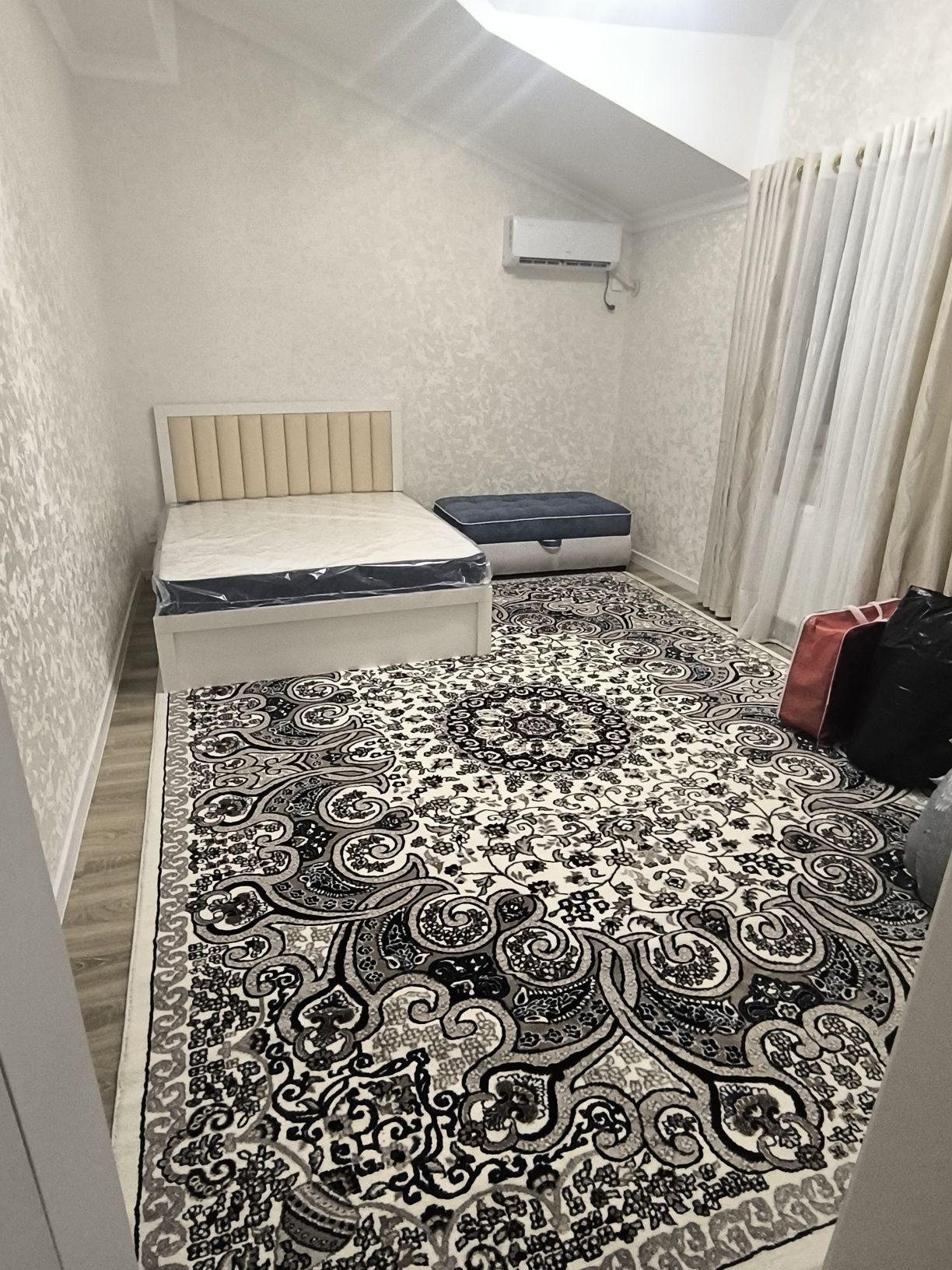 Бесплатная квартира с хозяйкой для одной женщины