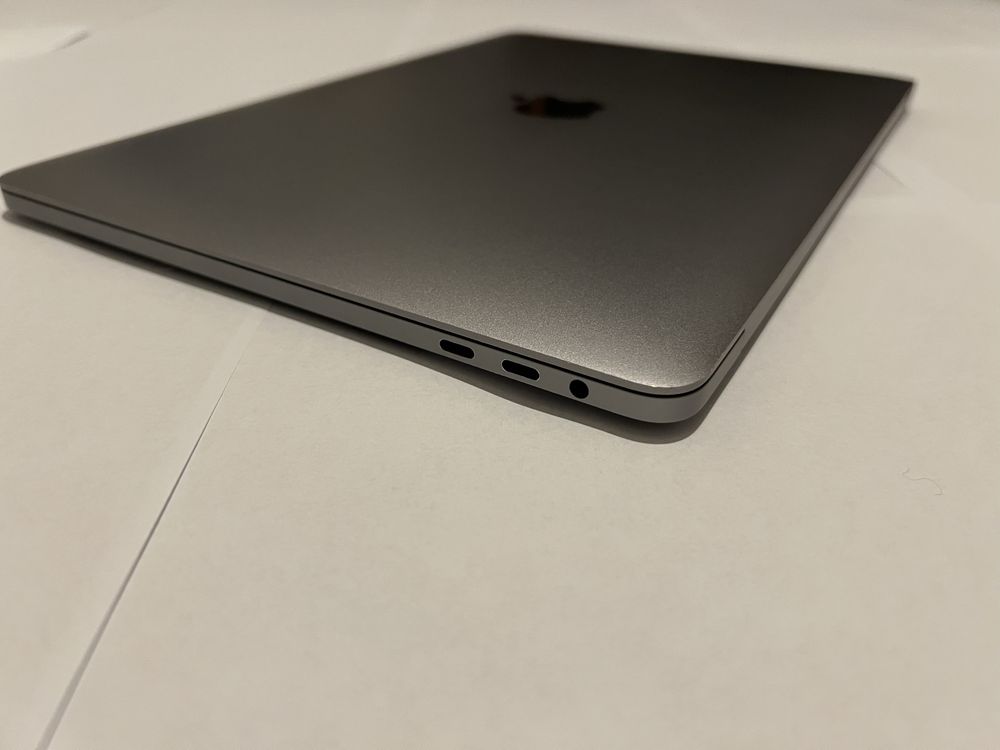 MacBook Pro 2017 16ram/256gb Touchbar