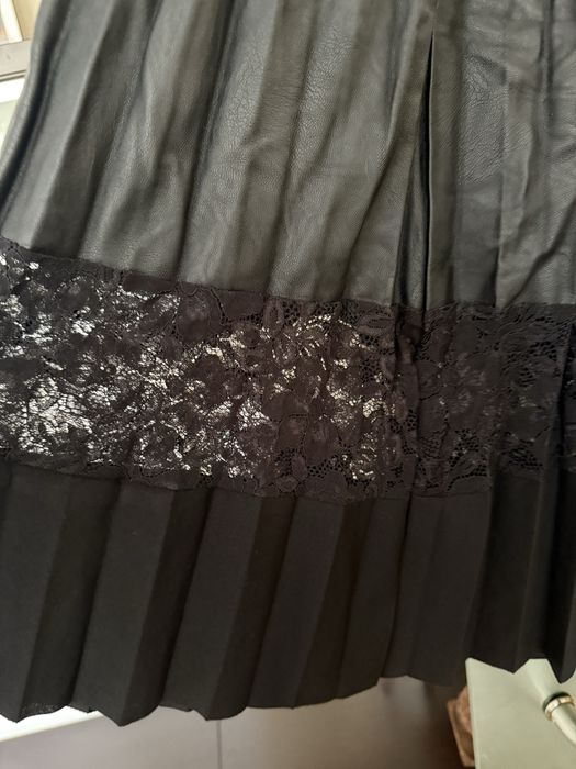 Дамска пола от еко кожа