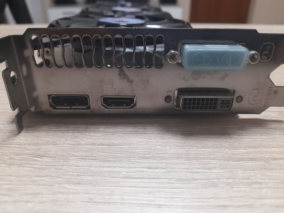 Видео карта GIGABYTE