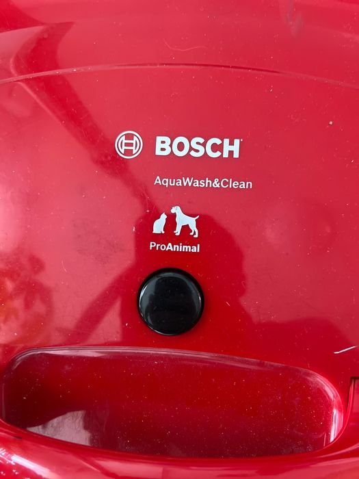 Aspirator Bosch Pet pro cu spalare BWD 421