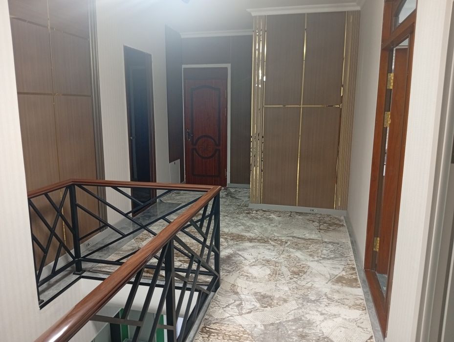 Продается срочно  дом 6 сот.,2 эт-ный,10 комнат, комнаты с санузлом