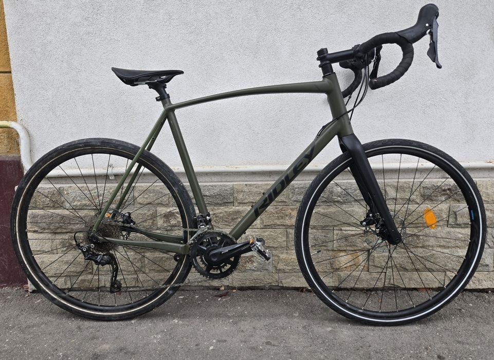 Vând gravel ridley