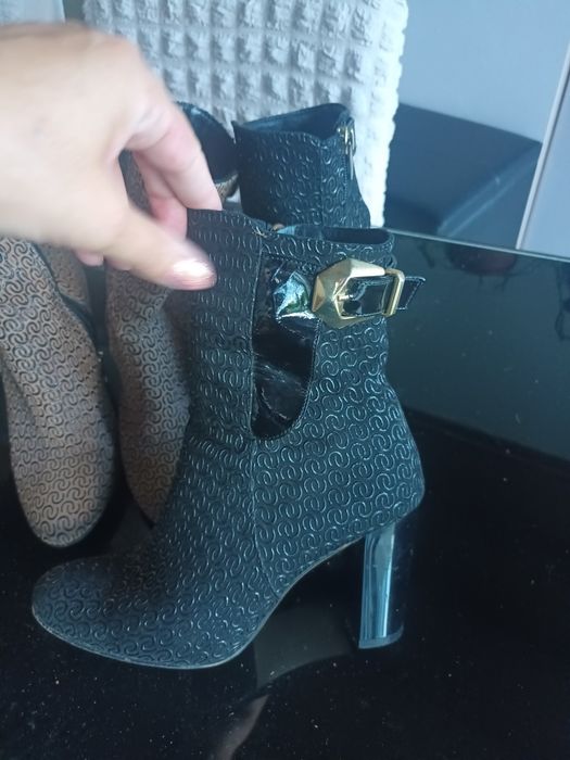 Боти с висок ток