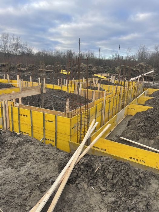 Panouri si accesorii cofraje DOKA