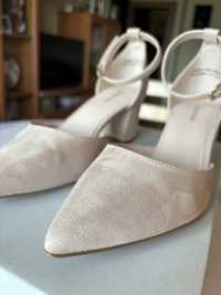 Бежовки обувки с дебел ток Graceland