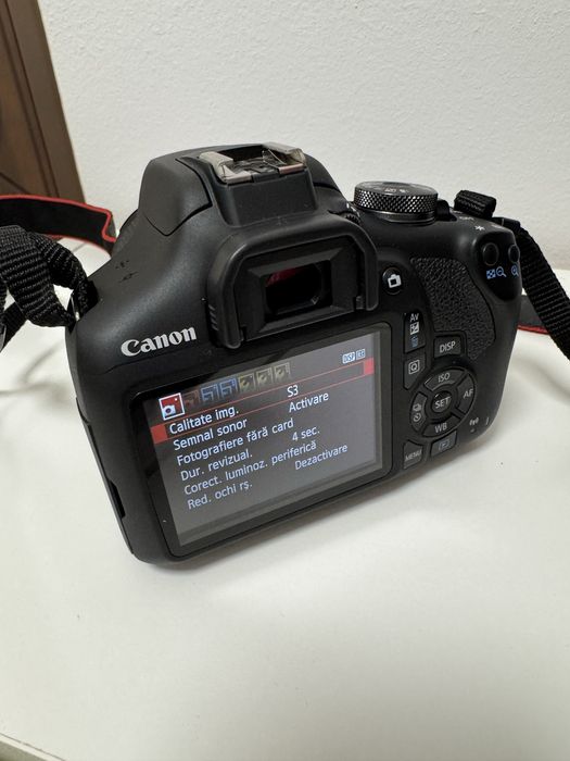 Aparat foto dslr canon eos 2000d