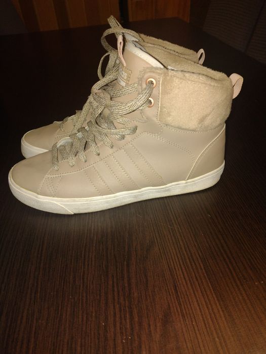 Ghetuțe îmblănite Adidas