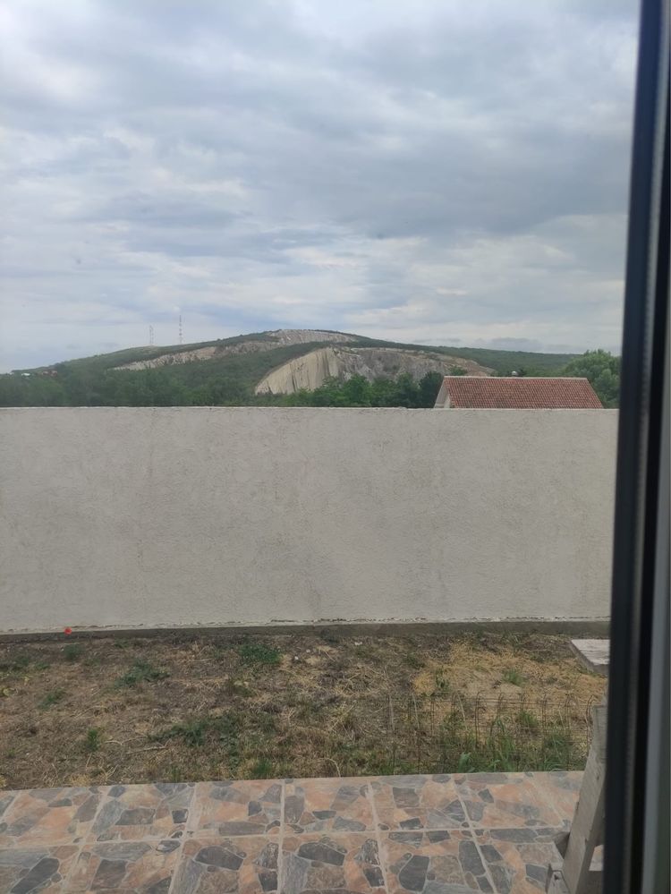 Vând casa  strada liniștită și privată /schimb cu ap