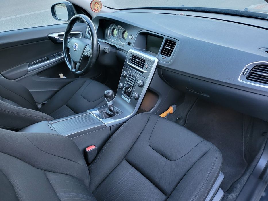 Volvo v60/ an 2012/ 1.6 diesel/ impecabil