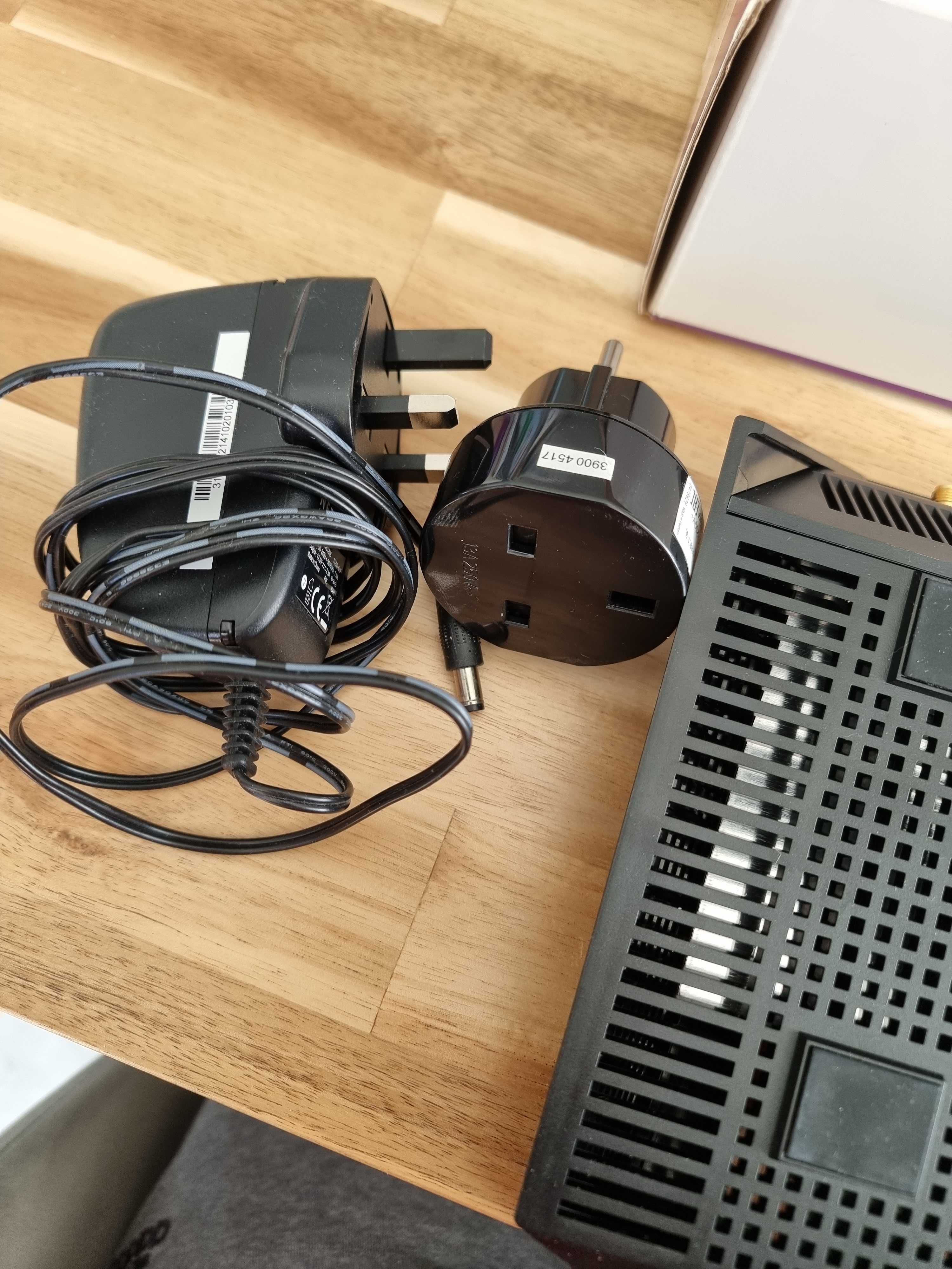 Безжичен рутер - NETGEAR AC1900 R6800 - използван