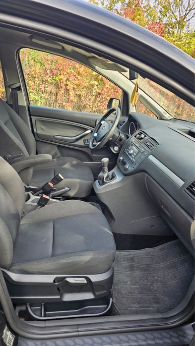 Vand Ford C- Max 1.6 TDCI 90CP Anul 2010 km 300000