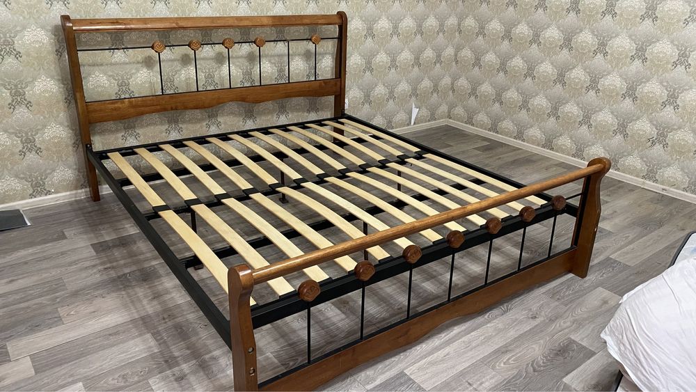 Продам кровать .