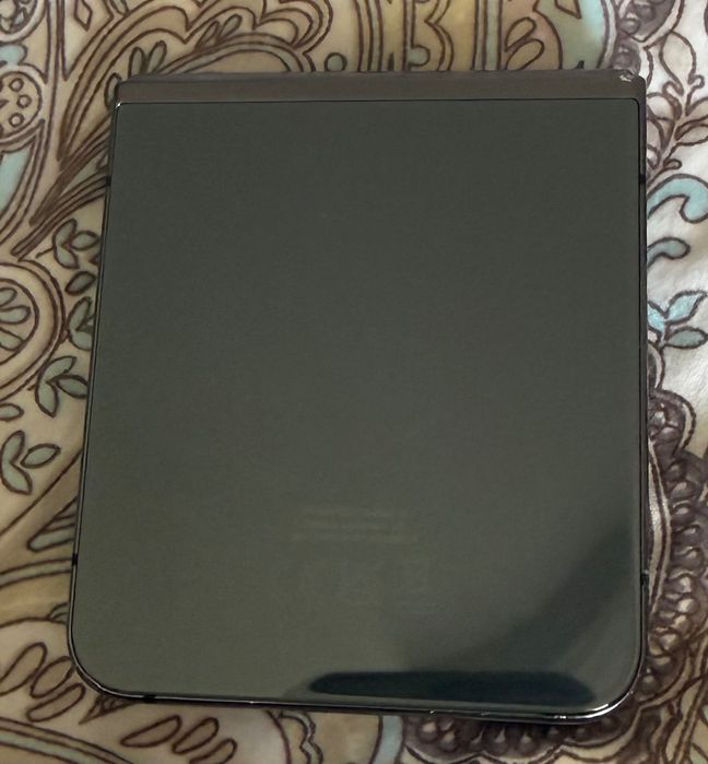 Samsung z flip 5 за части