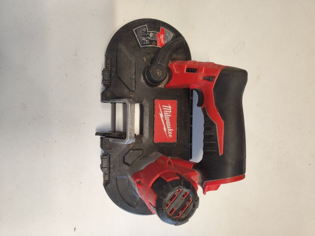 Акумулаторен лентов трион банциг Милуоки Milwaukee M12 BS