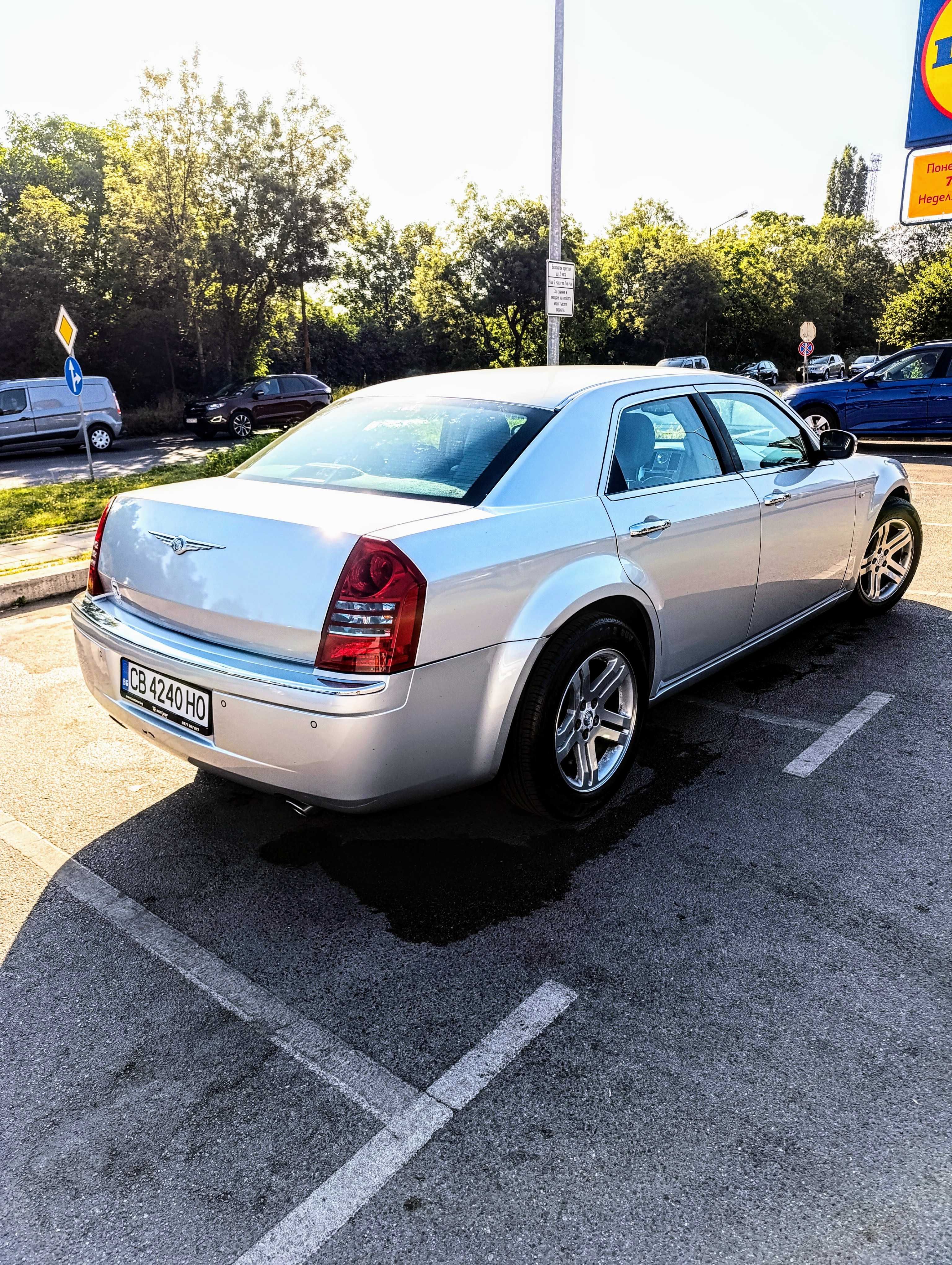 Chrysler 300c 5.7 HEMI V8 340 k.c. - 13000 лв.