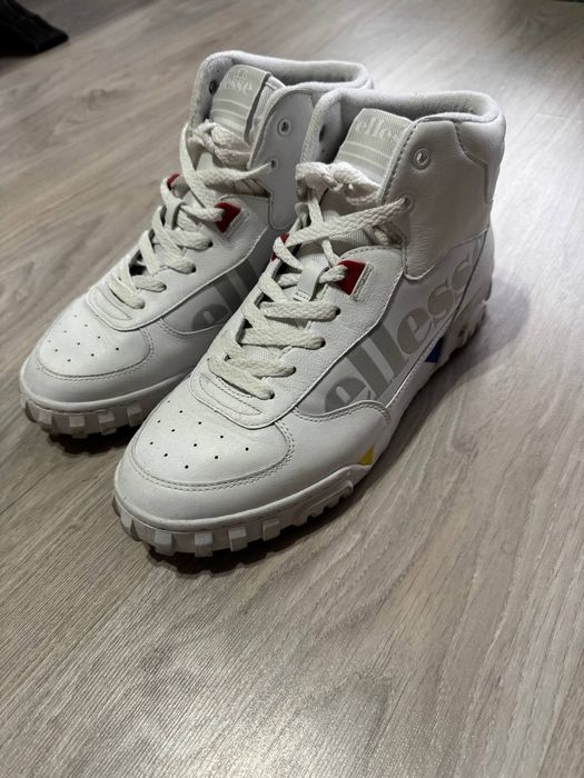 Мъжки маратонки Ellesse – номер 42, еко кожа

Мъжки маратонки Elles