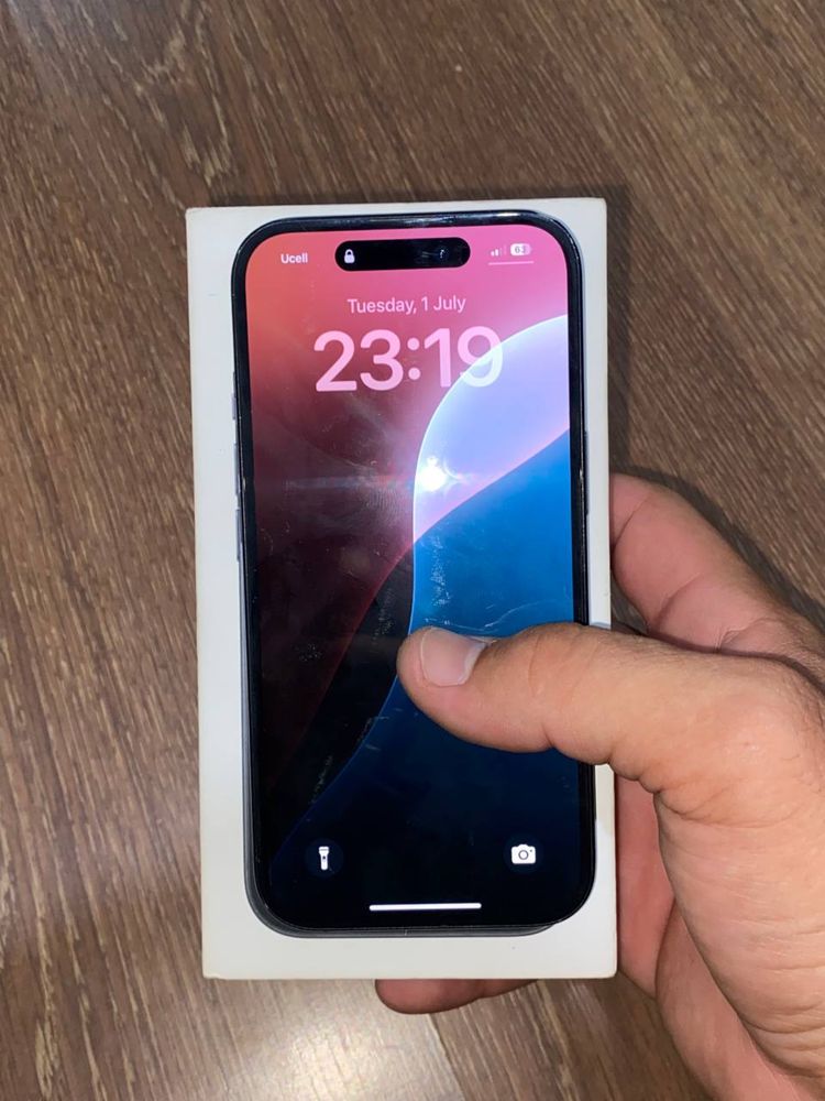 iPhone 15 Sotiladi srocniyga