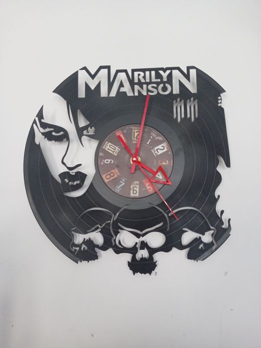 Настенные часы  Marilyn Manson