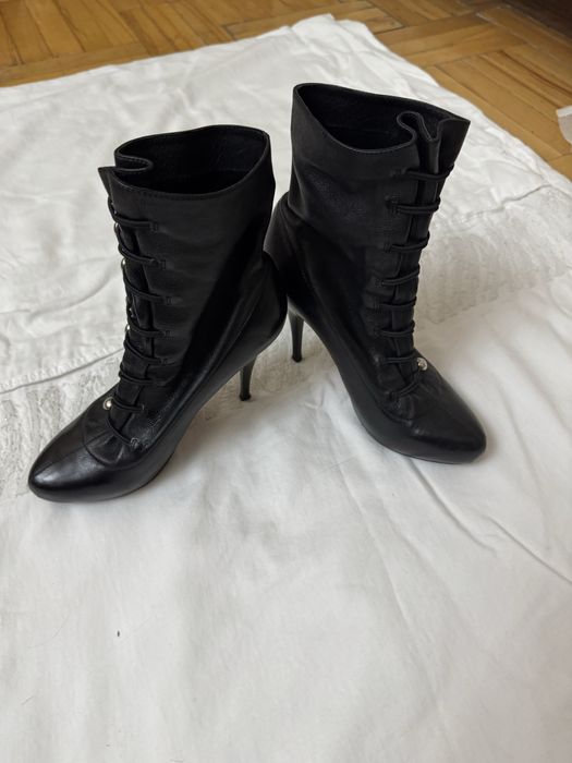 Продам мужскую  женскую обувь