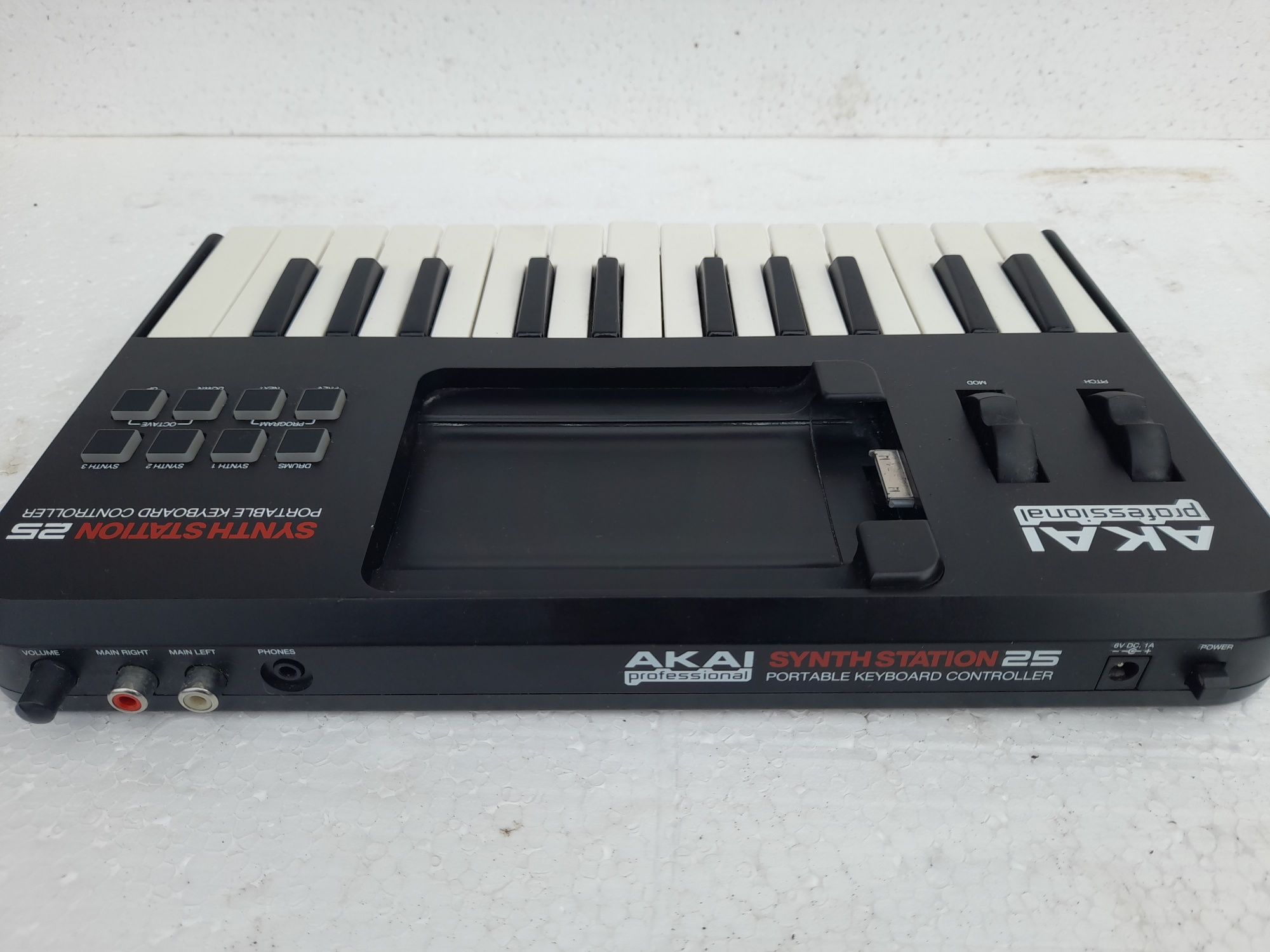 controller midi  Akai SYNTH STATION 25