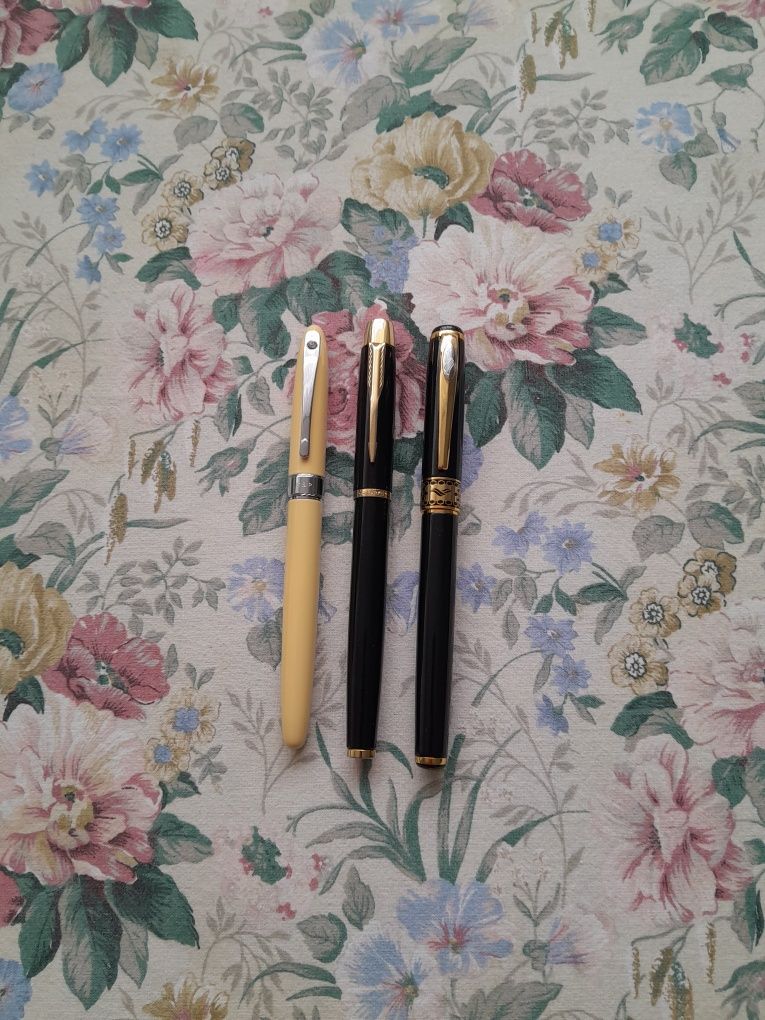 Vând stilouri de colecție