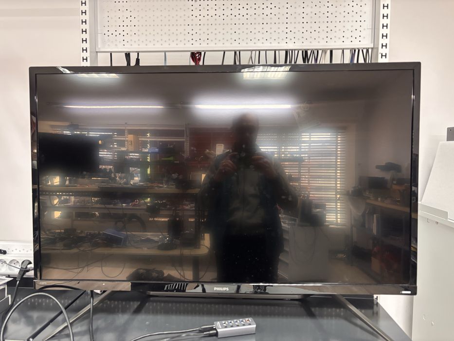 Vând monitor Philips 436M6