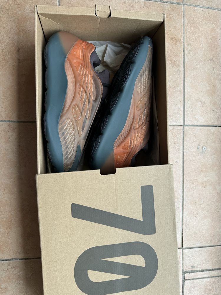 Мъжки  Маратонки Adidas Yeezy 700 V3 “Copper Fade“