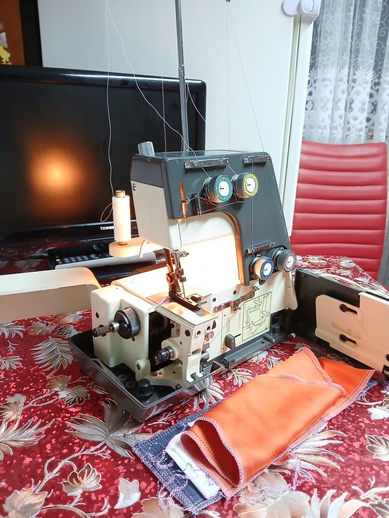 Masina de încheiat si surfilat OVERLOCK PRIVILEG 4000 -1